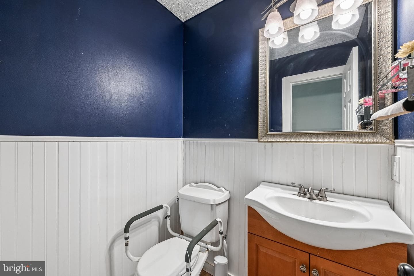 449 Grasmere Lane photo 32