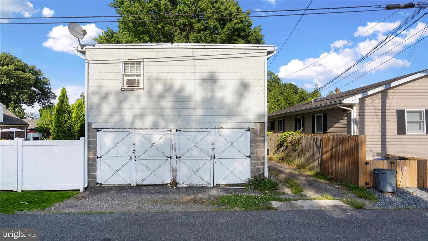 216 N Union Avenue photo 52