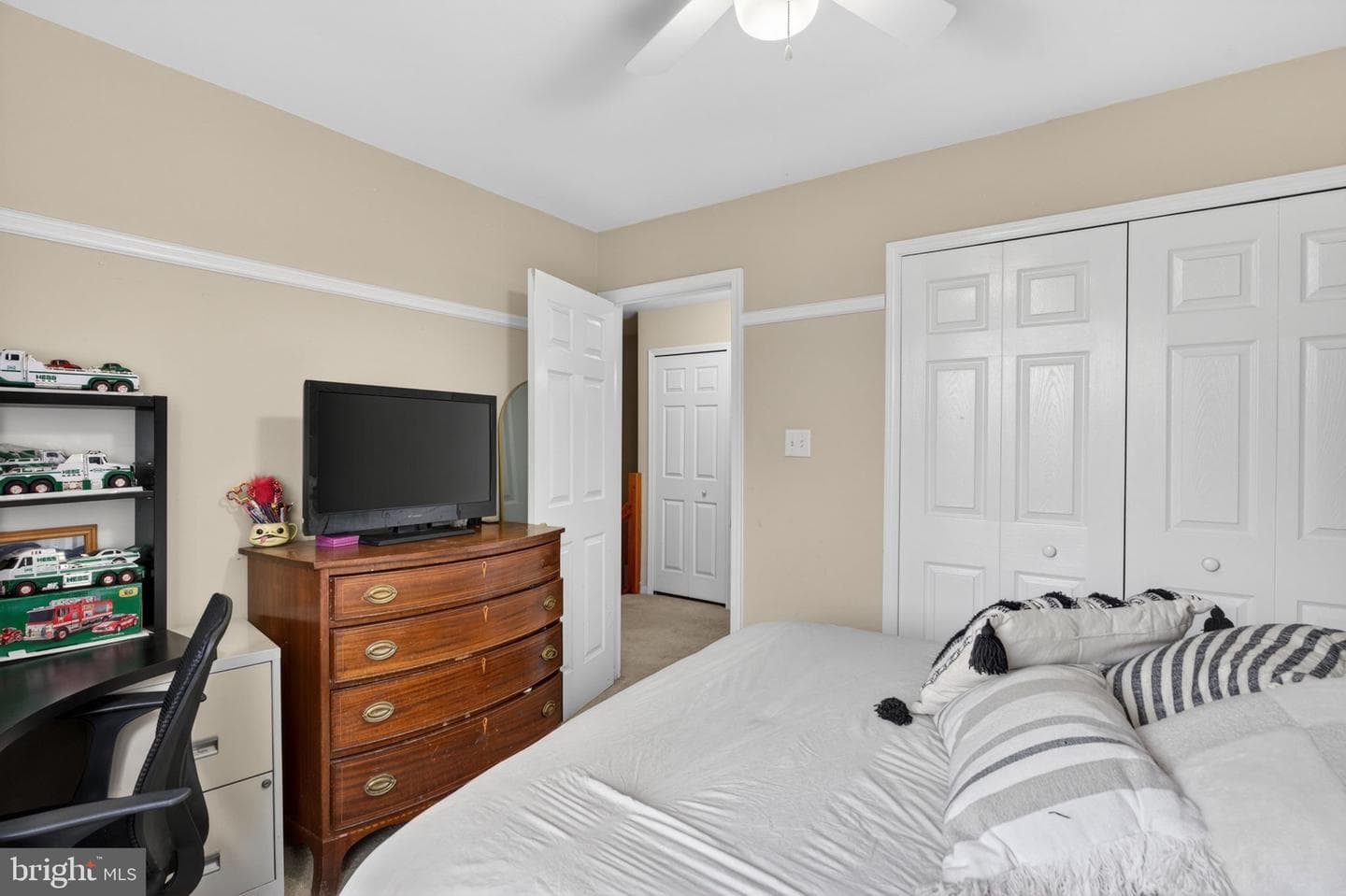 426 Kentmore Terrace photo 24