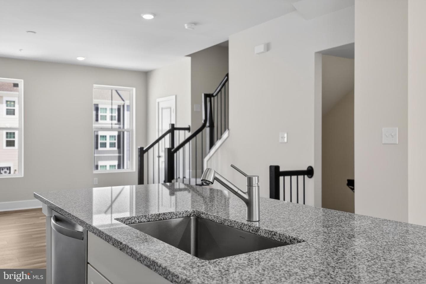 339 Hackley Drive photo 5