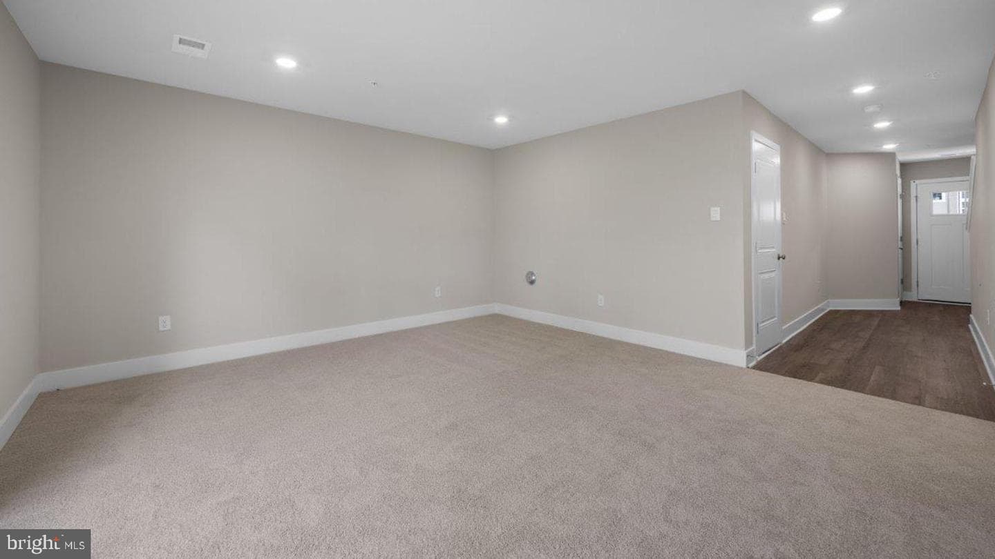 367 Hackley Drive photo 12