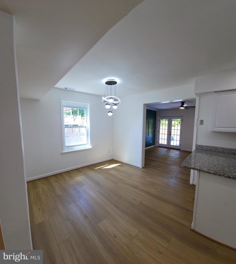 1206 Caldwell Court S photo 13