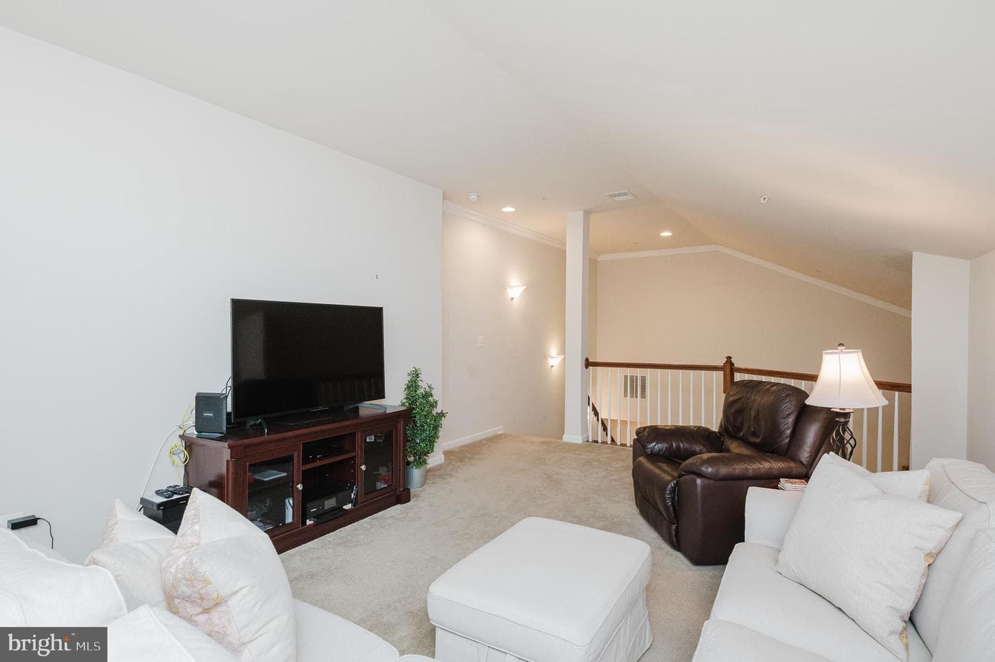 303 Lothian Way #303 photo 34