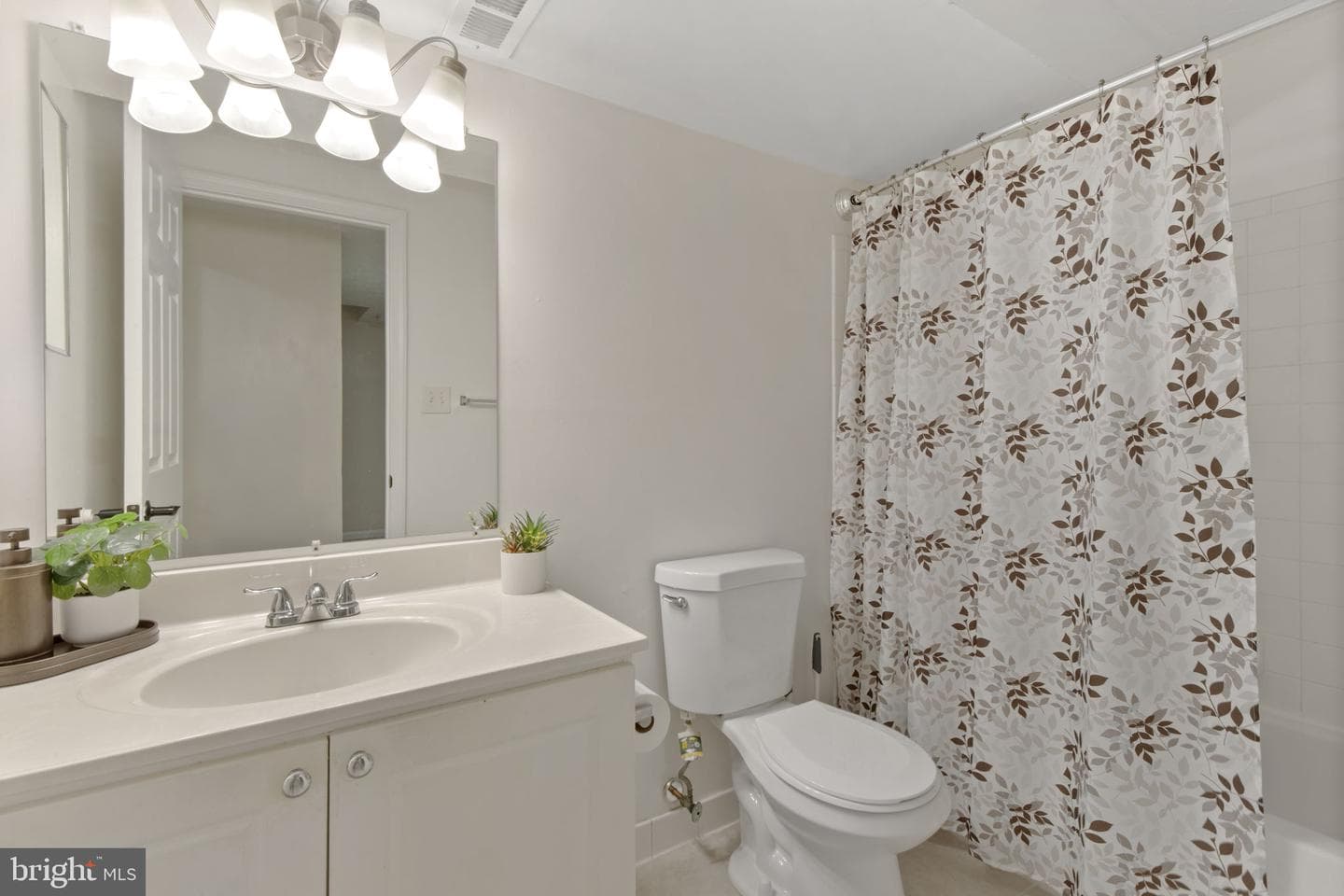 602 N Branch Court photo 18