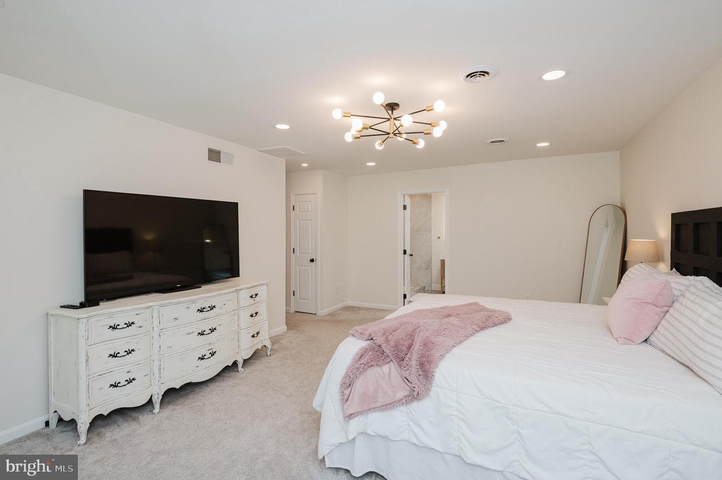 2056 Chapel Road photo 49