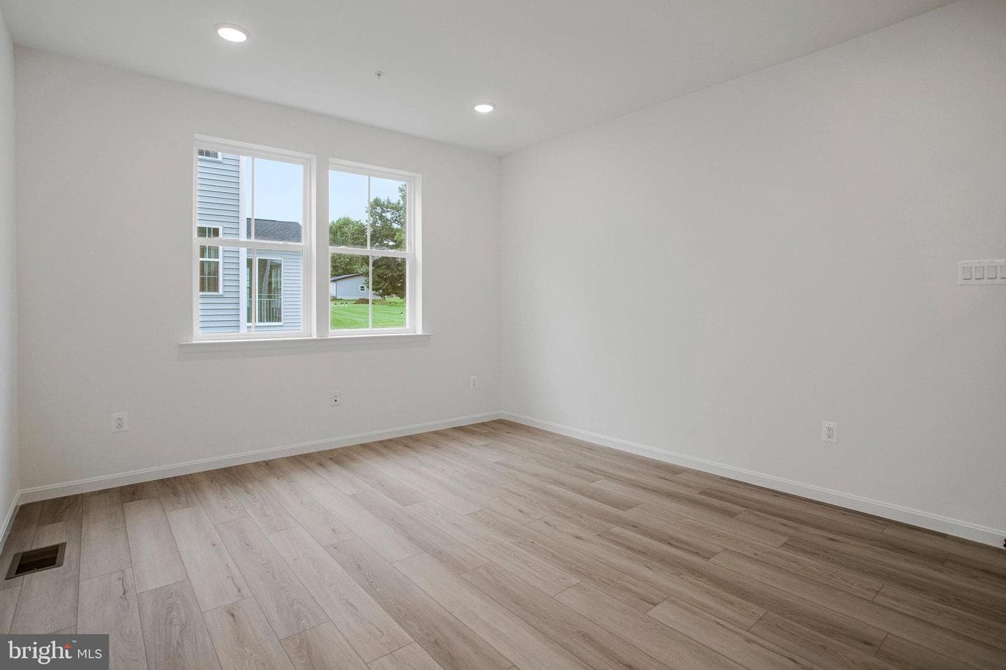 1618 Shady Tree Court photo 16