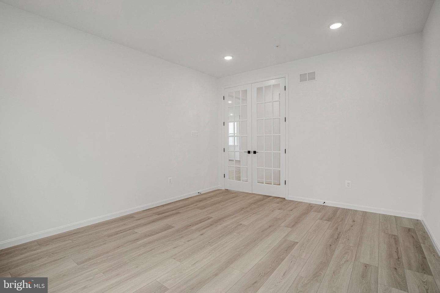 1618 Shady Tree Court photo 17