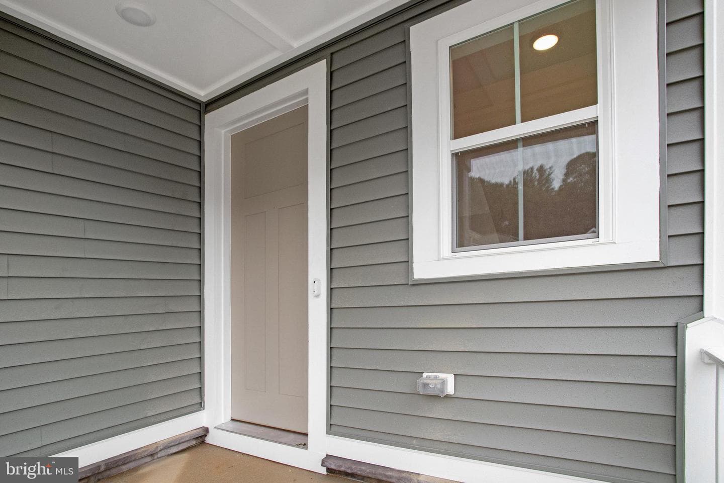 1618 Shady Tree Court photo 3