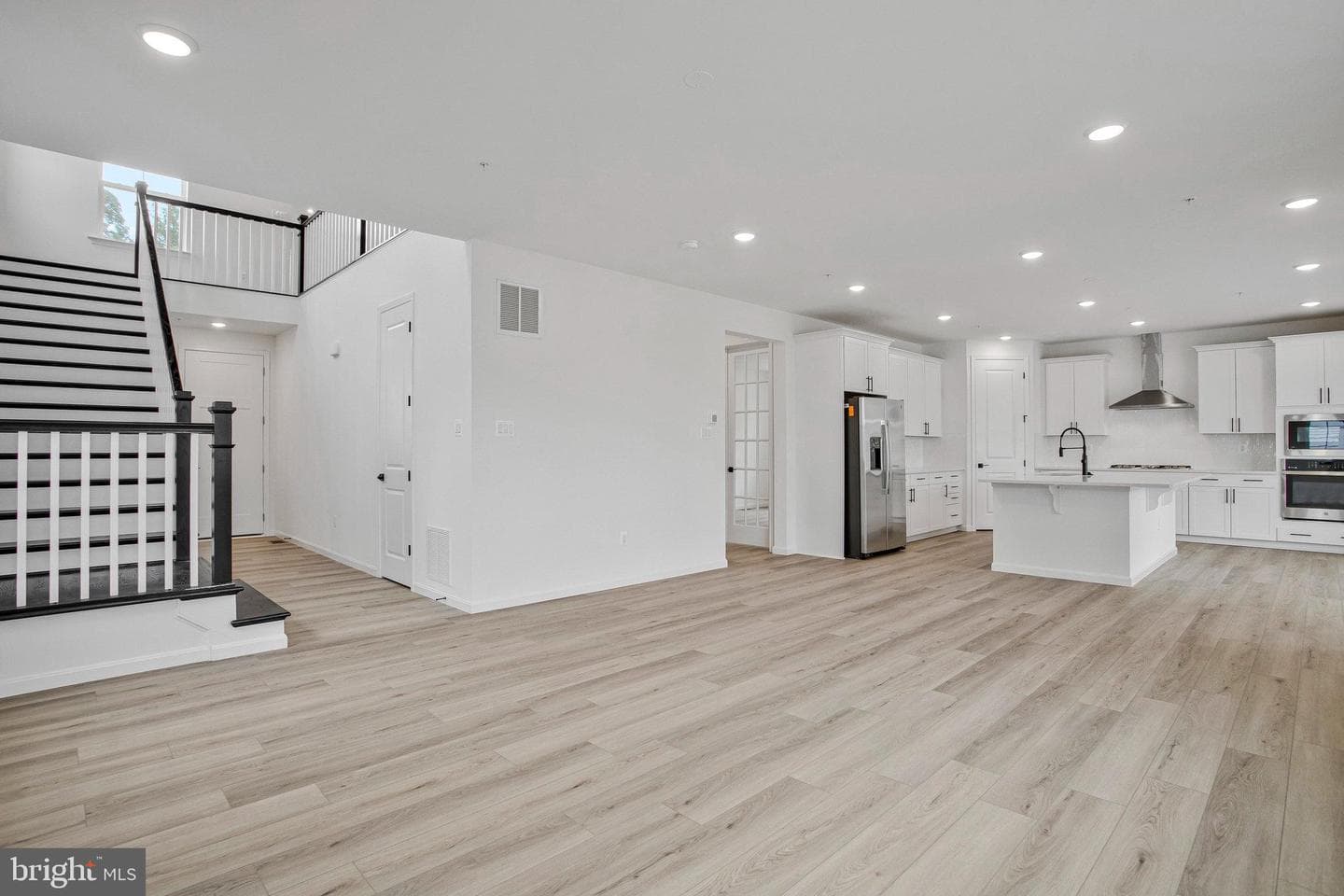 1618 Shady Tree Court photo 6