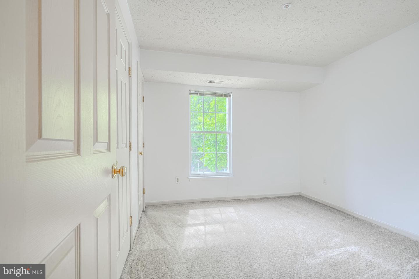 902 Jessicas Lane #902-E photo 17