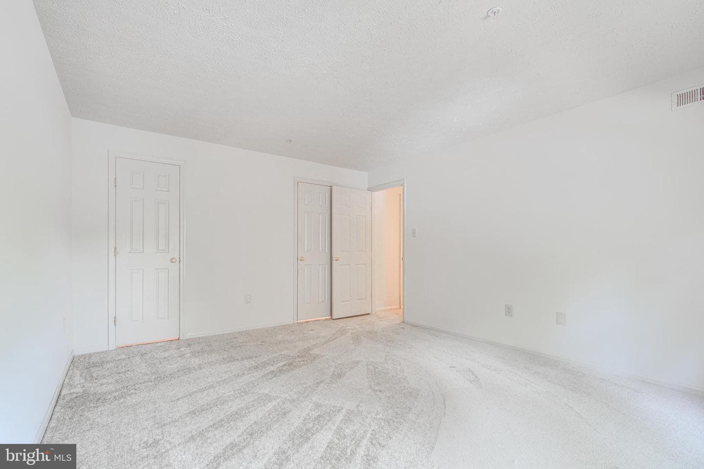 902 Jessicas Lane #902-E photo 26