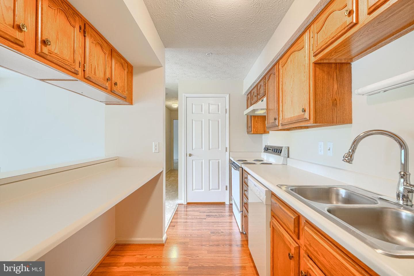 902 Jessicas Lane #902-E photo 7