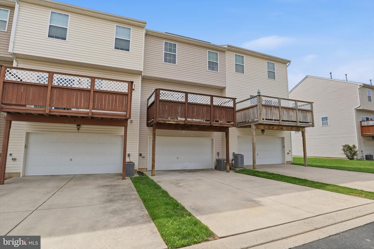 626 Snowberry Way photo 5