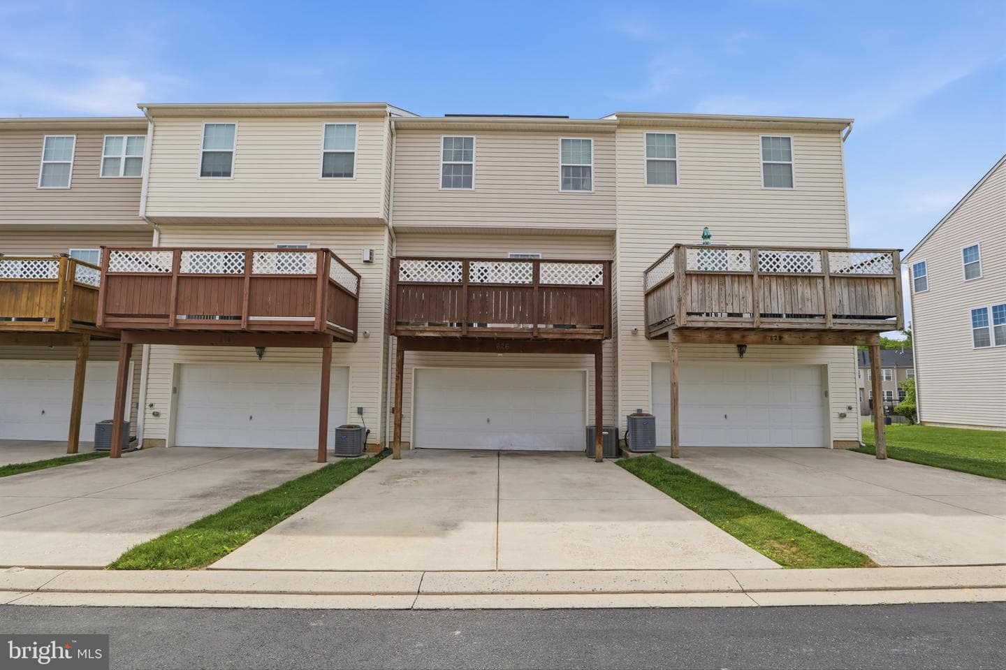 626 Snowberry Way photo 6