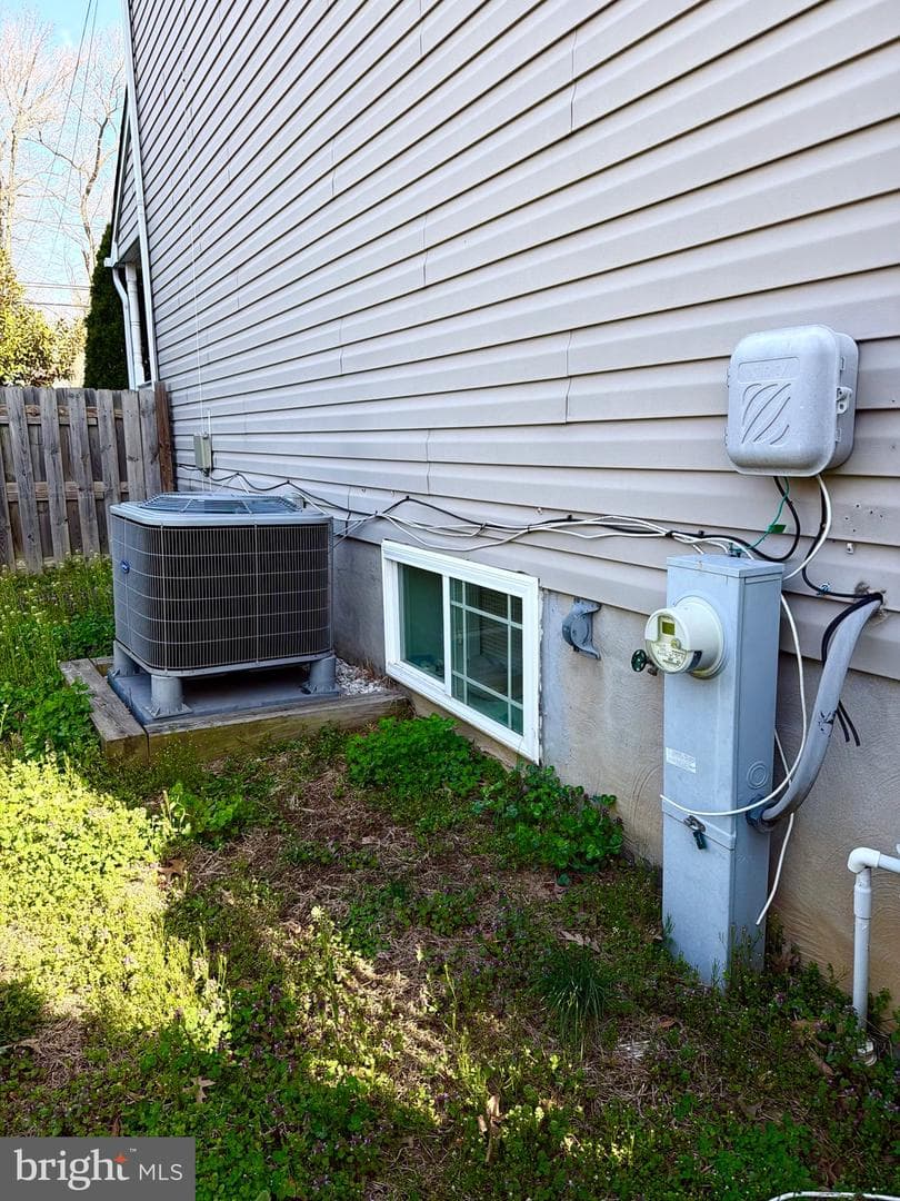 517 Edmund Street photo 5