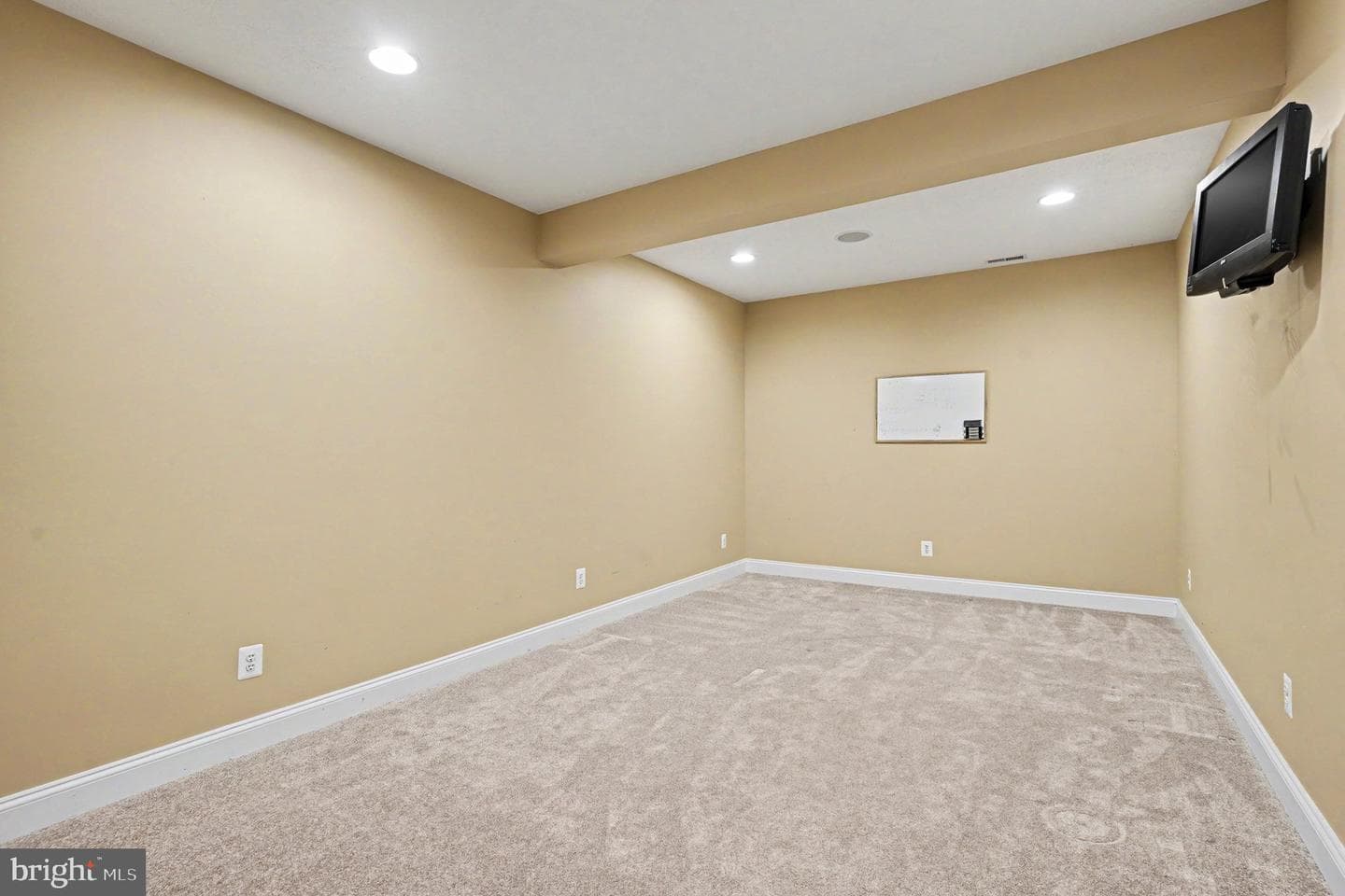 1608 Angleside Road photo 67