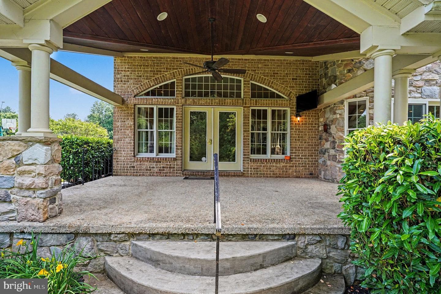1608 Angleside Road photo 76