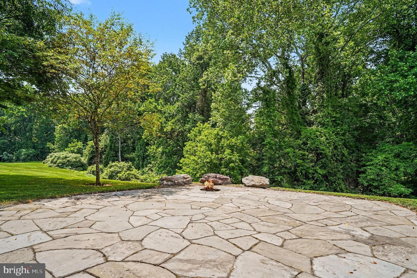 1608 Angleside Road photo 96