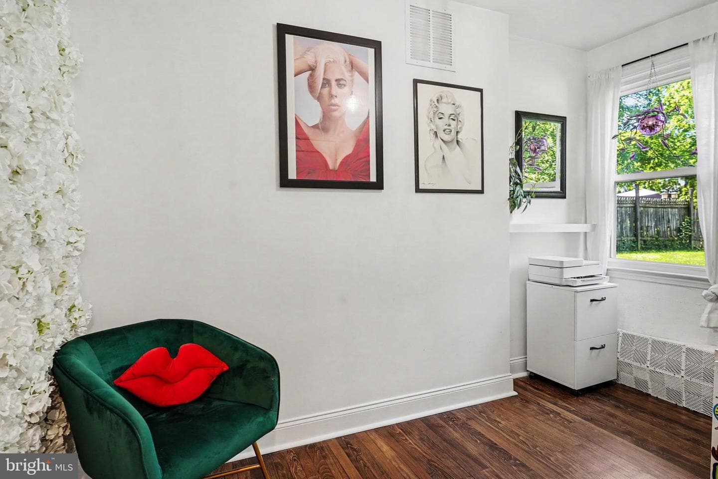 6 E Macphail Road photo 22