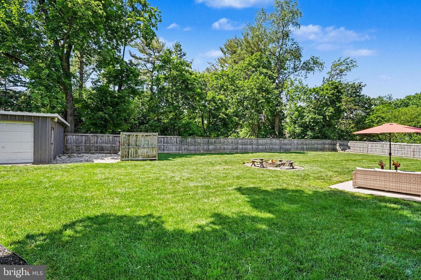 6 E Macphail Road photo 35
