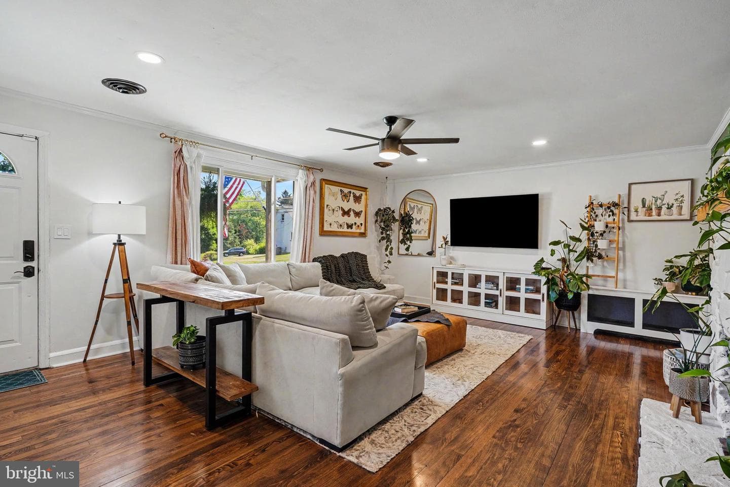 6 E Macphail Road photo 5