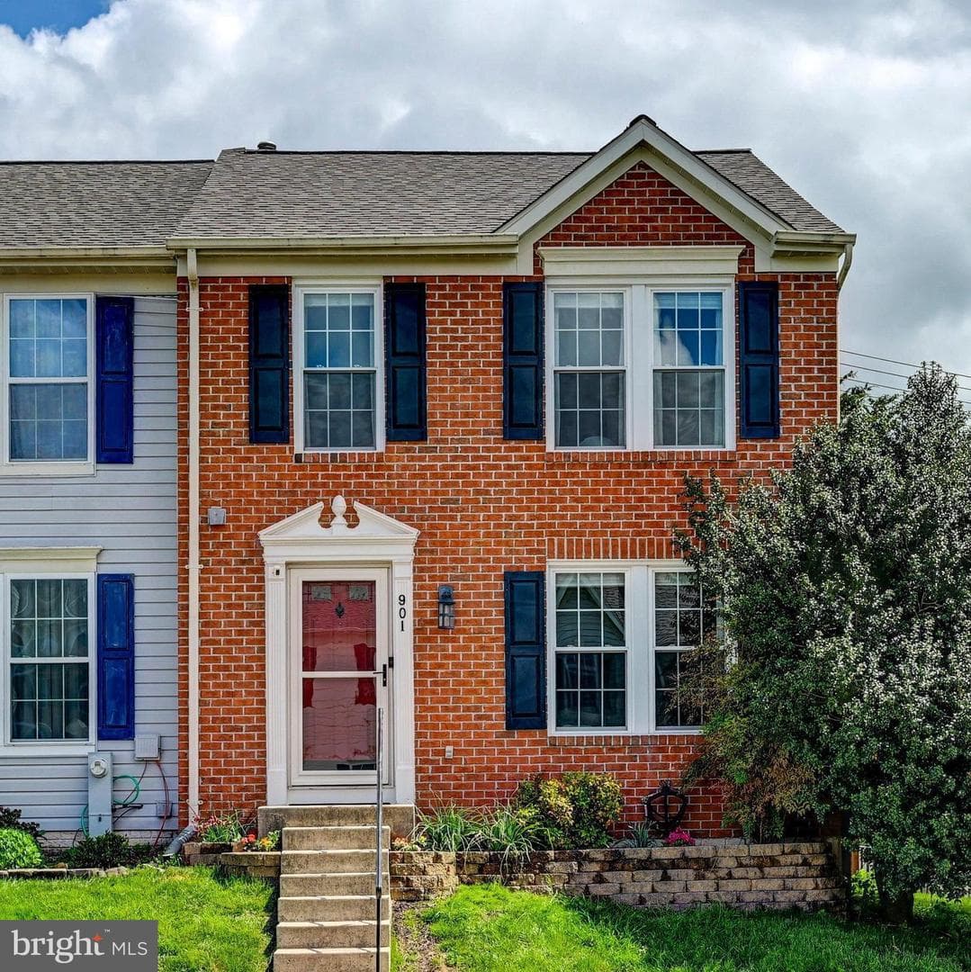 901 Felicia Court photo 3