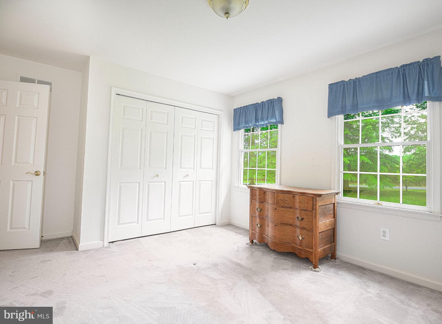 711 Gilbert Road photo 13