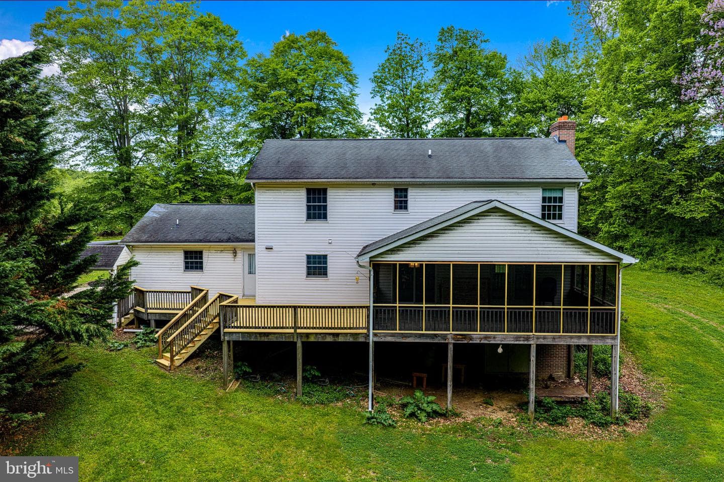 711 Gilbert Road photo 33