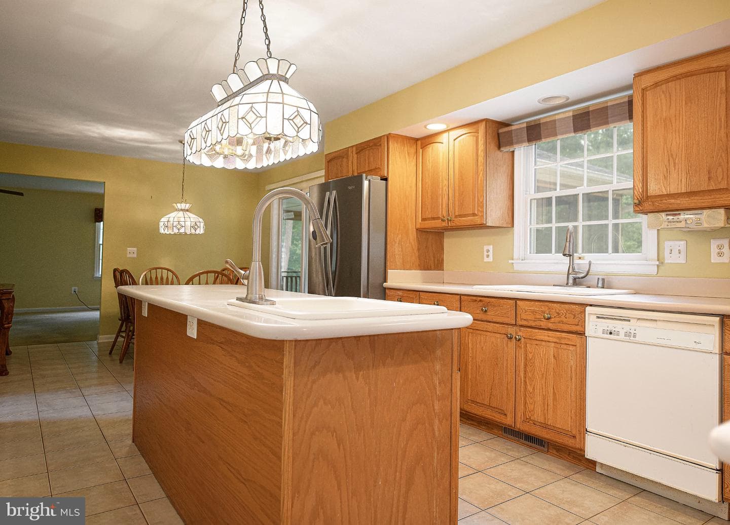 711 Gilbert Road photo 4