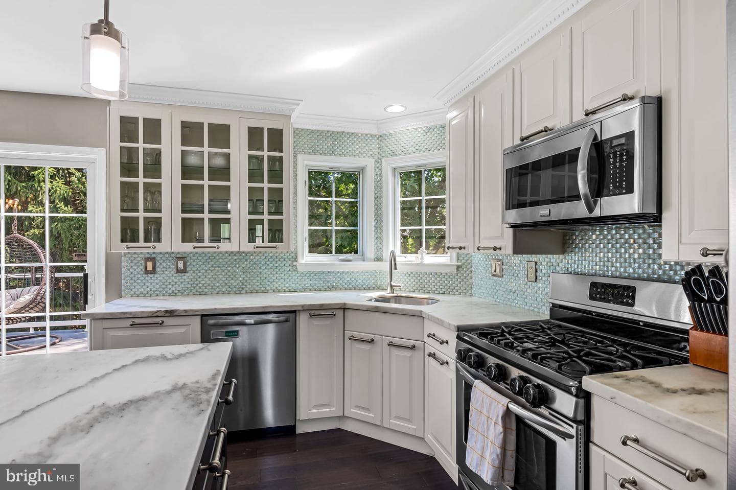 1233 Whispering Woods Way photo 4