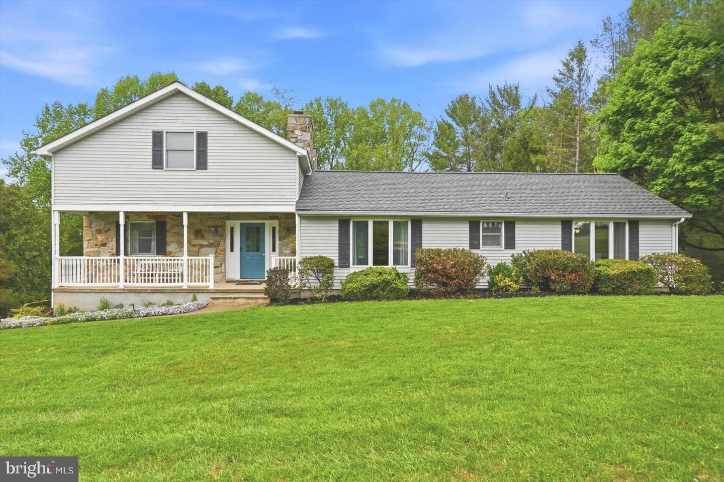 2811 Orchard Lakes Drive photo 2