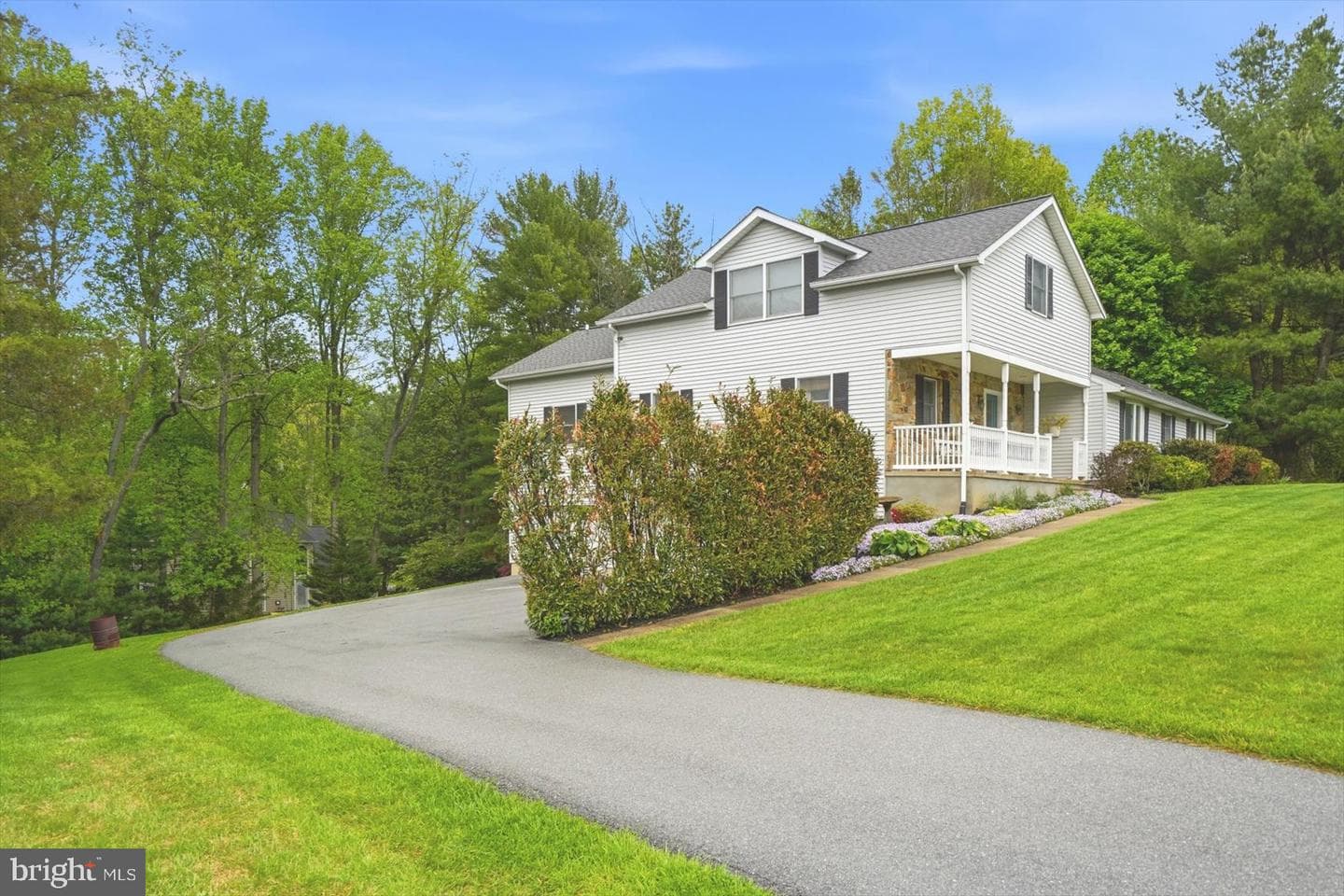 2811 Orchard Lakes Drive photo 4