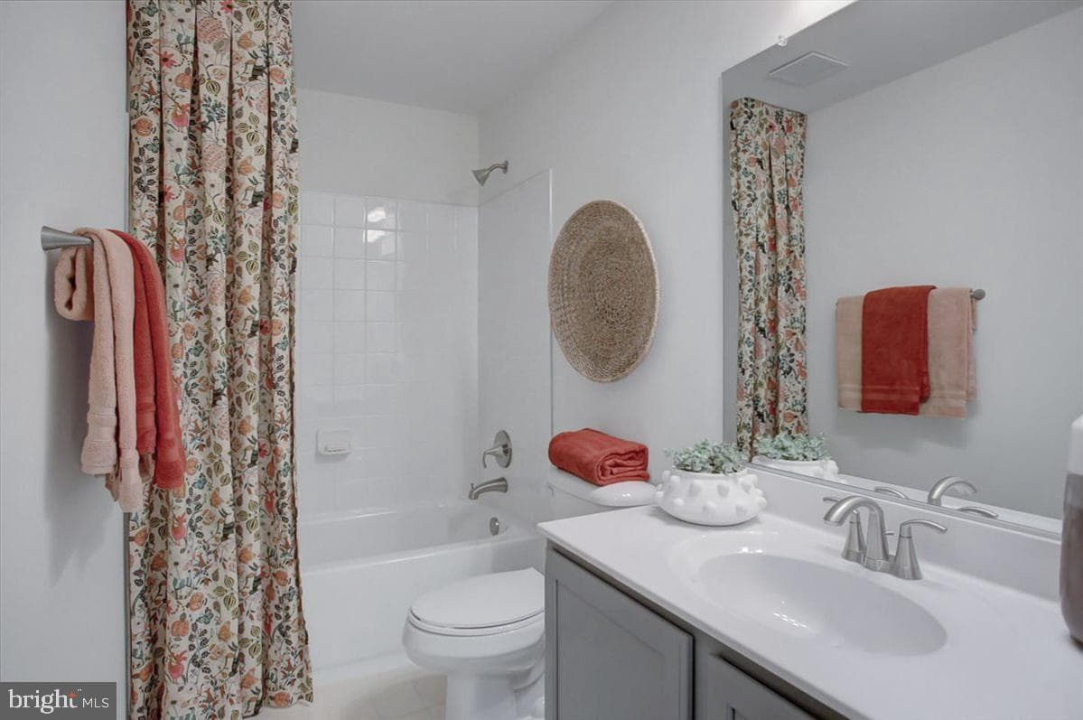 305 N Tollgate photo 6