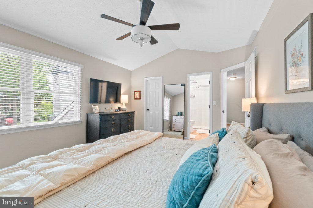 703 Macphail Court N photo 38
