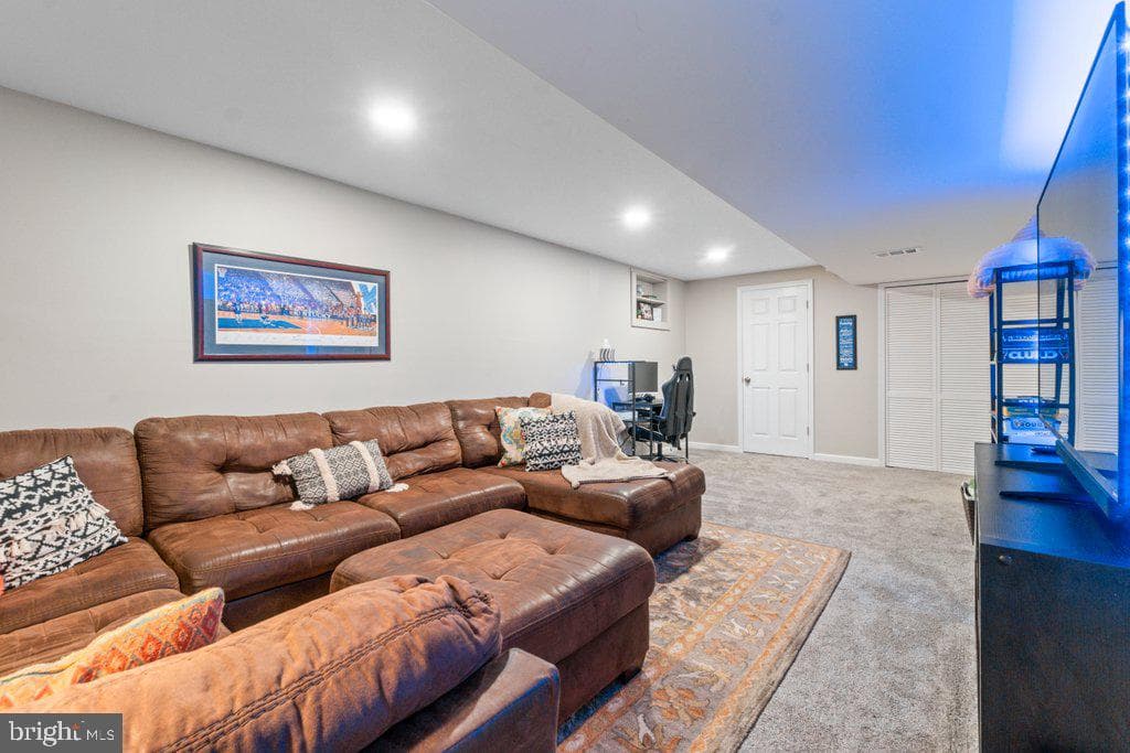 703 Macphail Court N photo 45