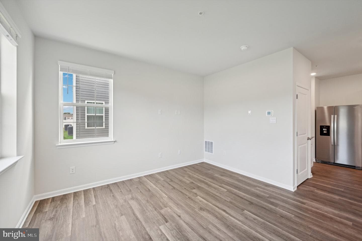 707 Managrass Drive photo 4