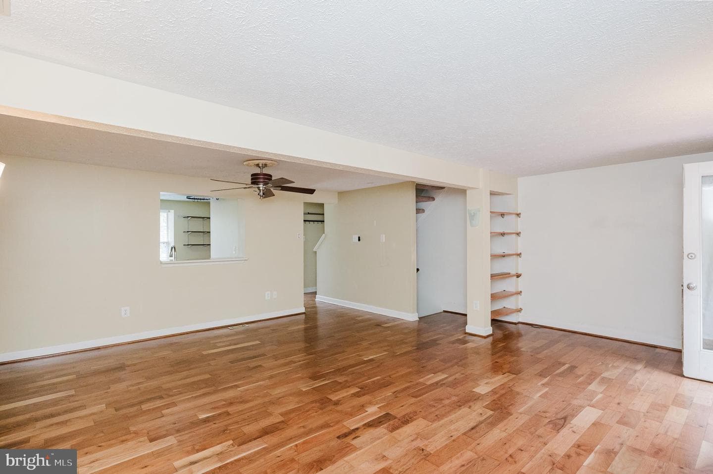 1829 Queen Anne Square photo 21