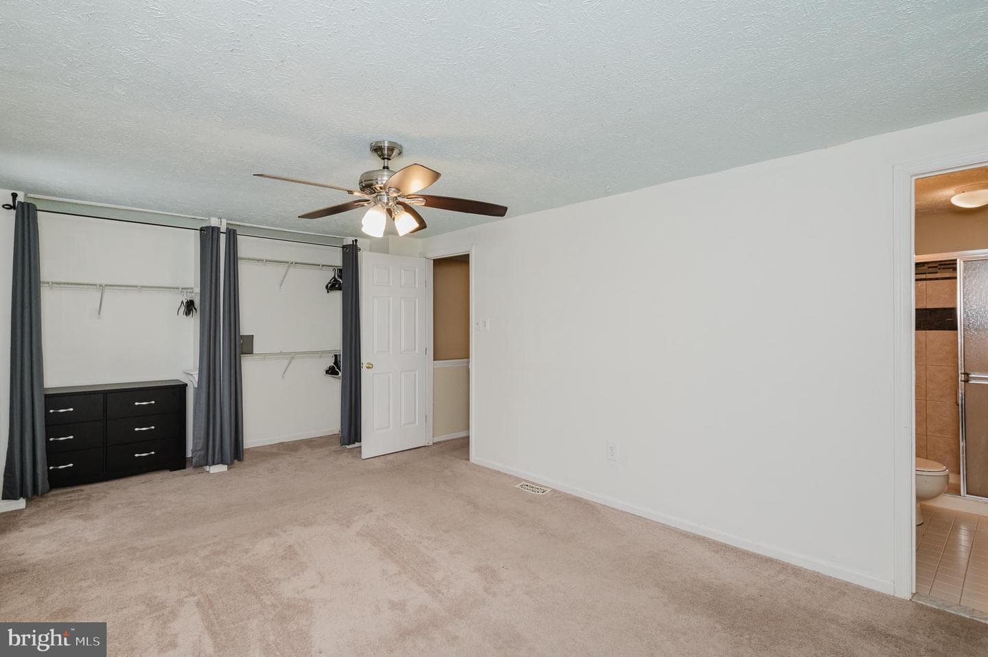 1829 Queen Anne Square photo 26