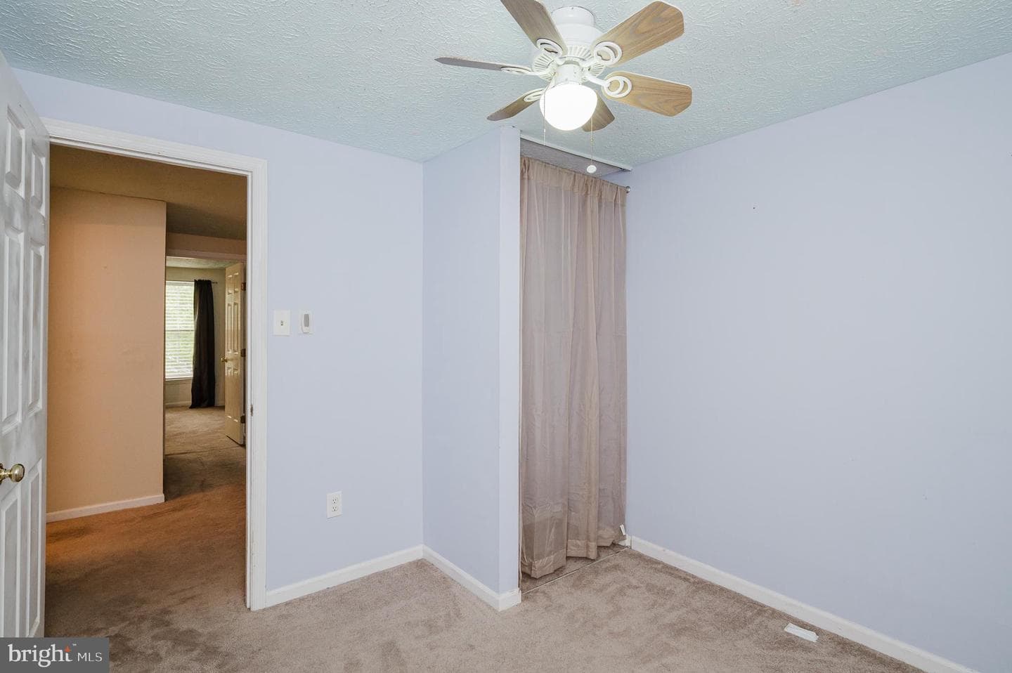 1829 Queen Anne Square photo 35
