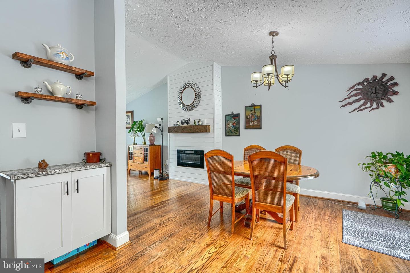 924 Edmund Street photo 12