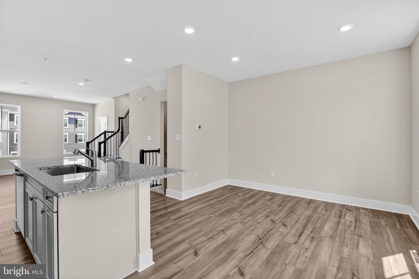 337 Hackley Drive photo 10
