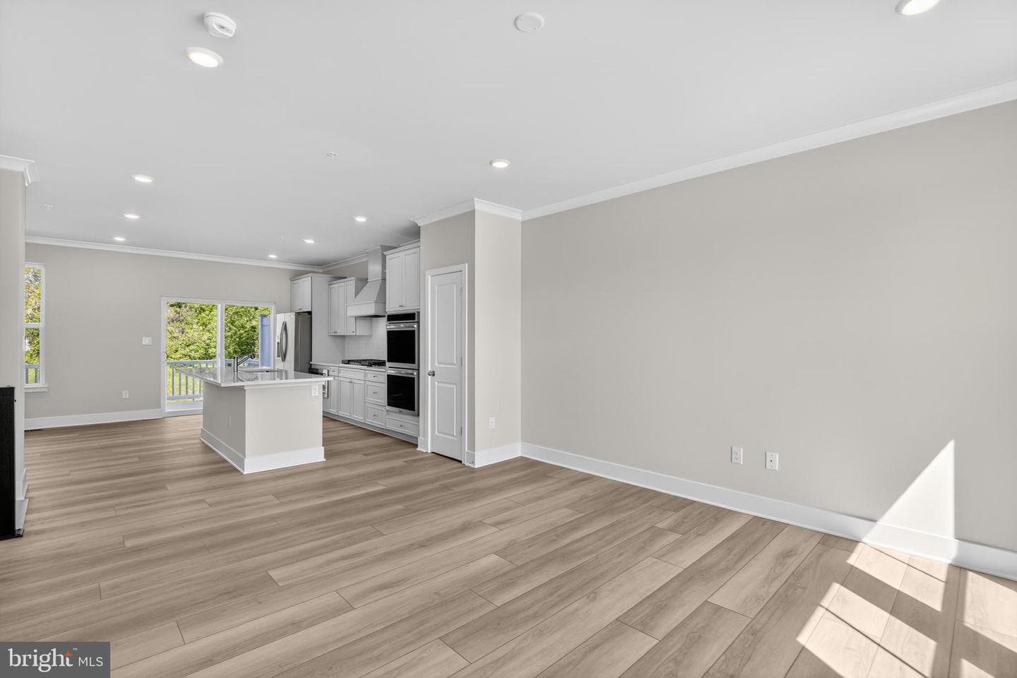 331 Hackley Drive photo 10