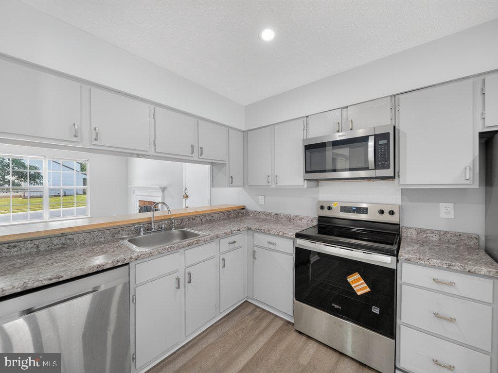 801 High Plain Dr photo 32