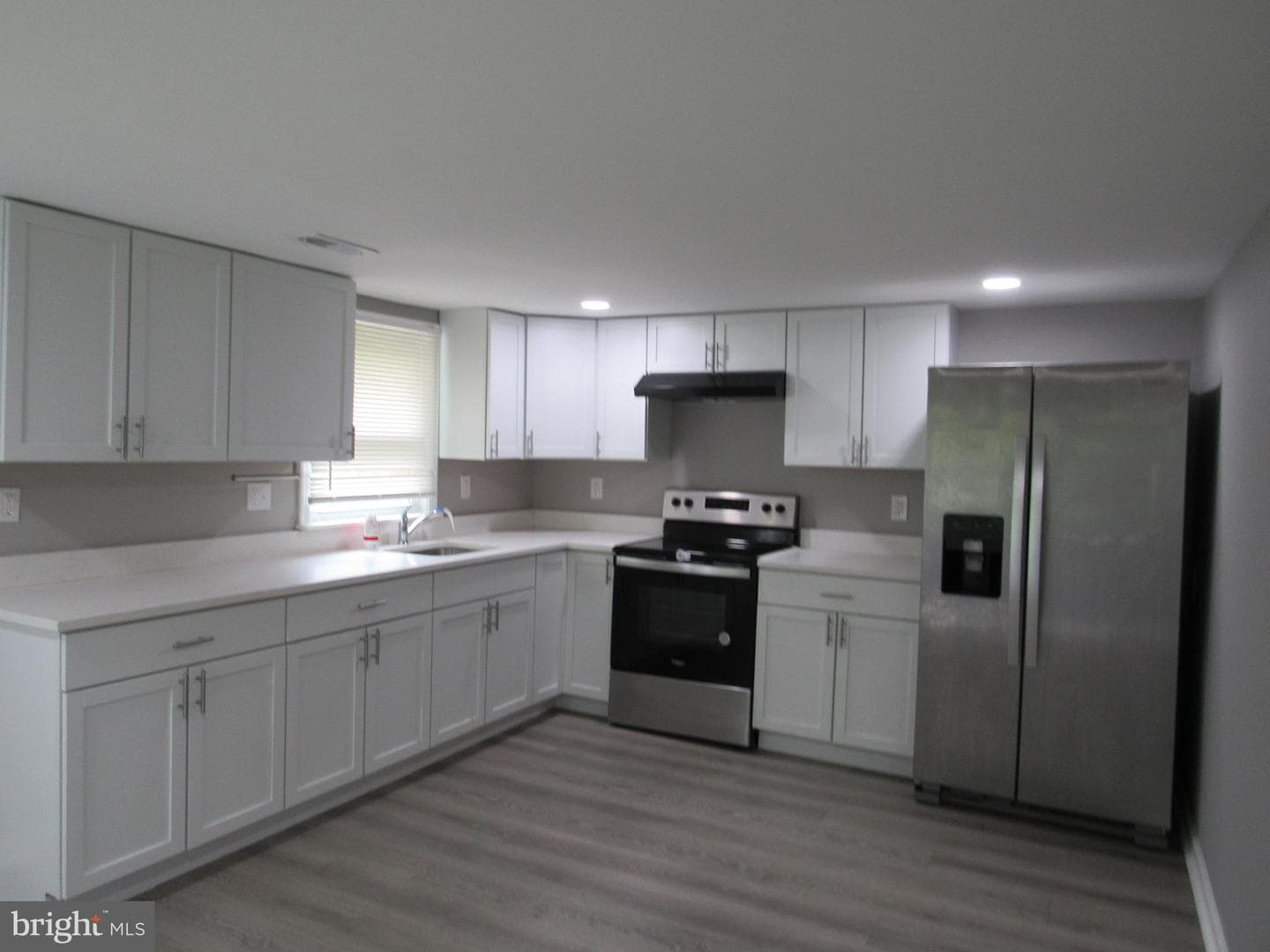1533 Mitchell Lane photo 9