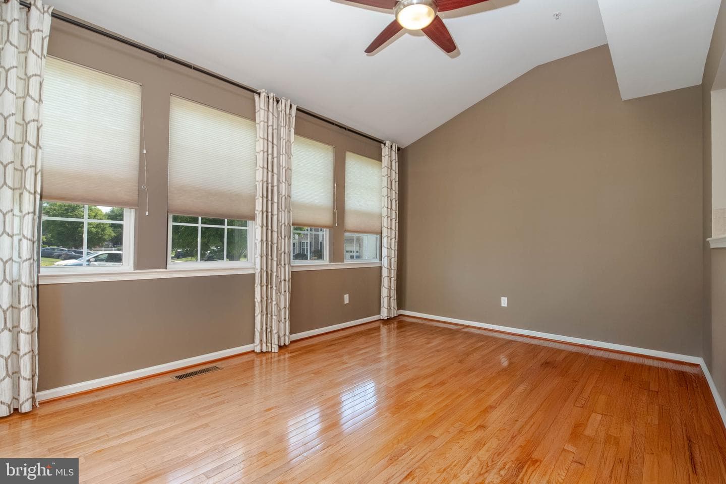 107 Steed Lane photo 19