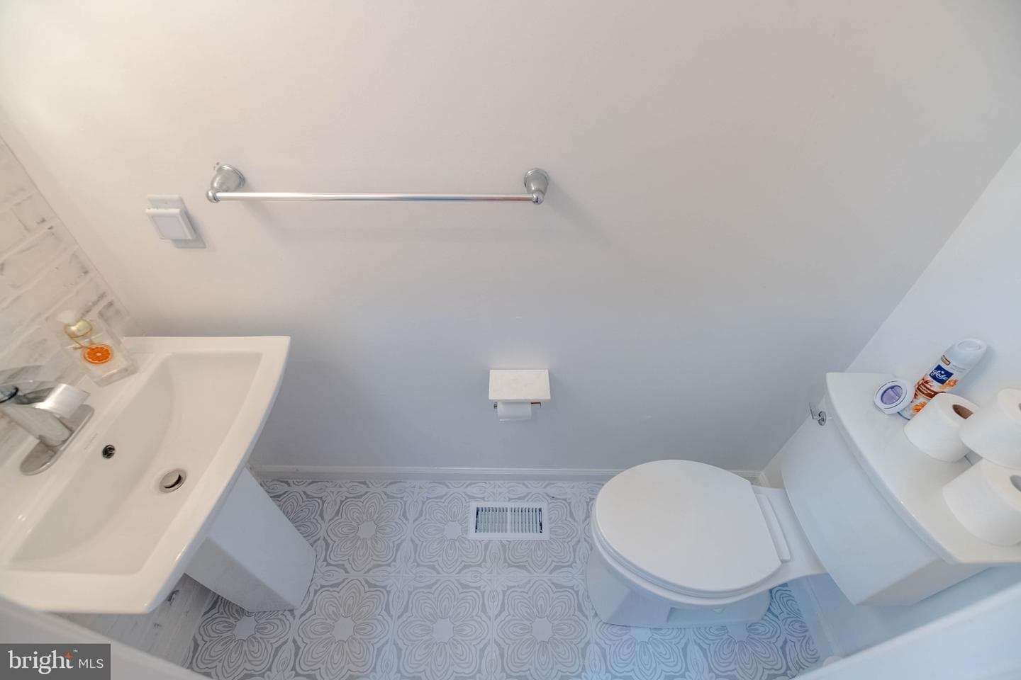 107 Steed Lane photo 22