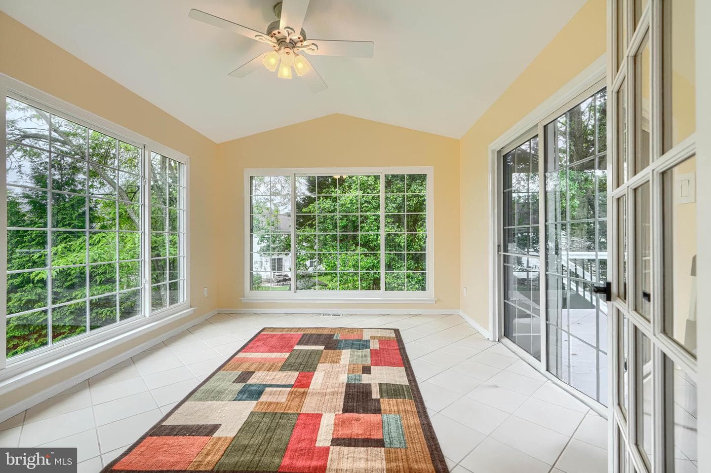 704 Greenglade Court photo 13