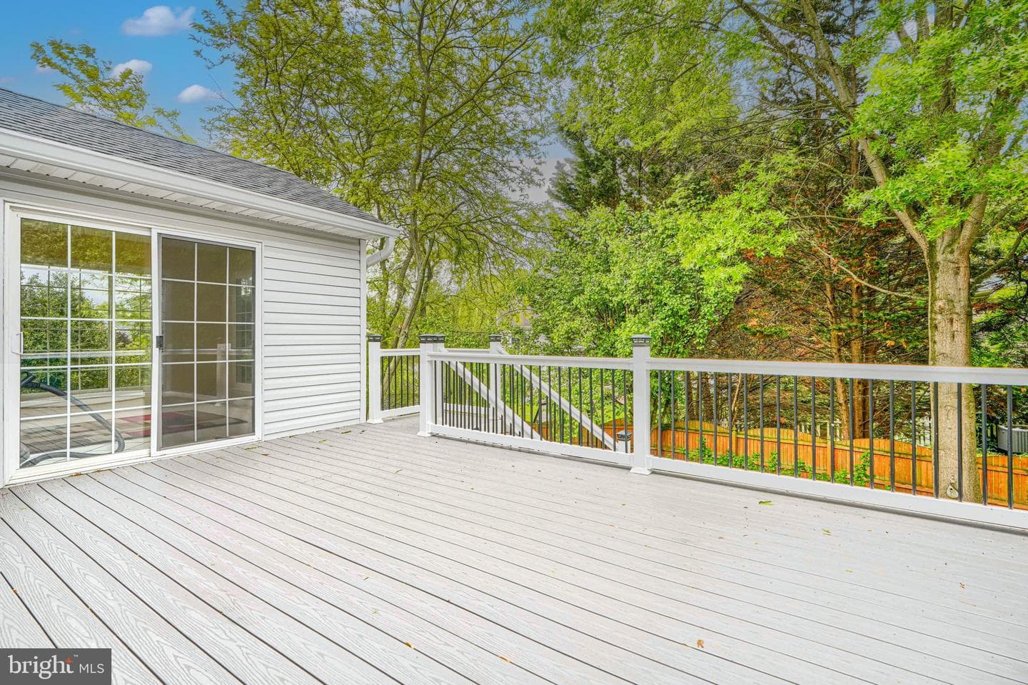 704 Greenglade Court photo 15