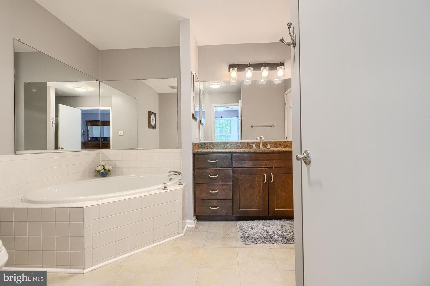 631 Nanticoke Court photo 24