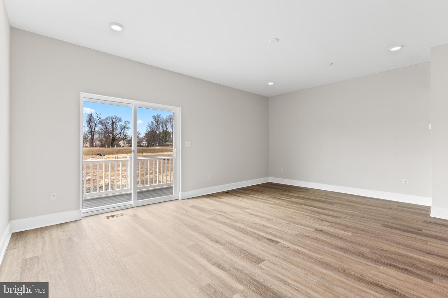 374 Hackley Drive photo 15